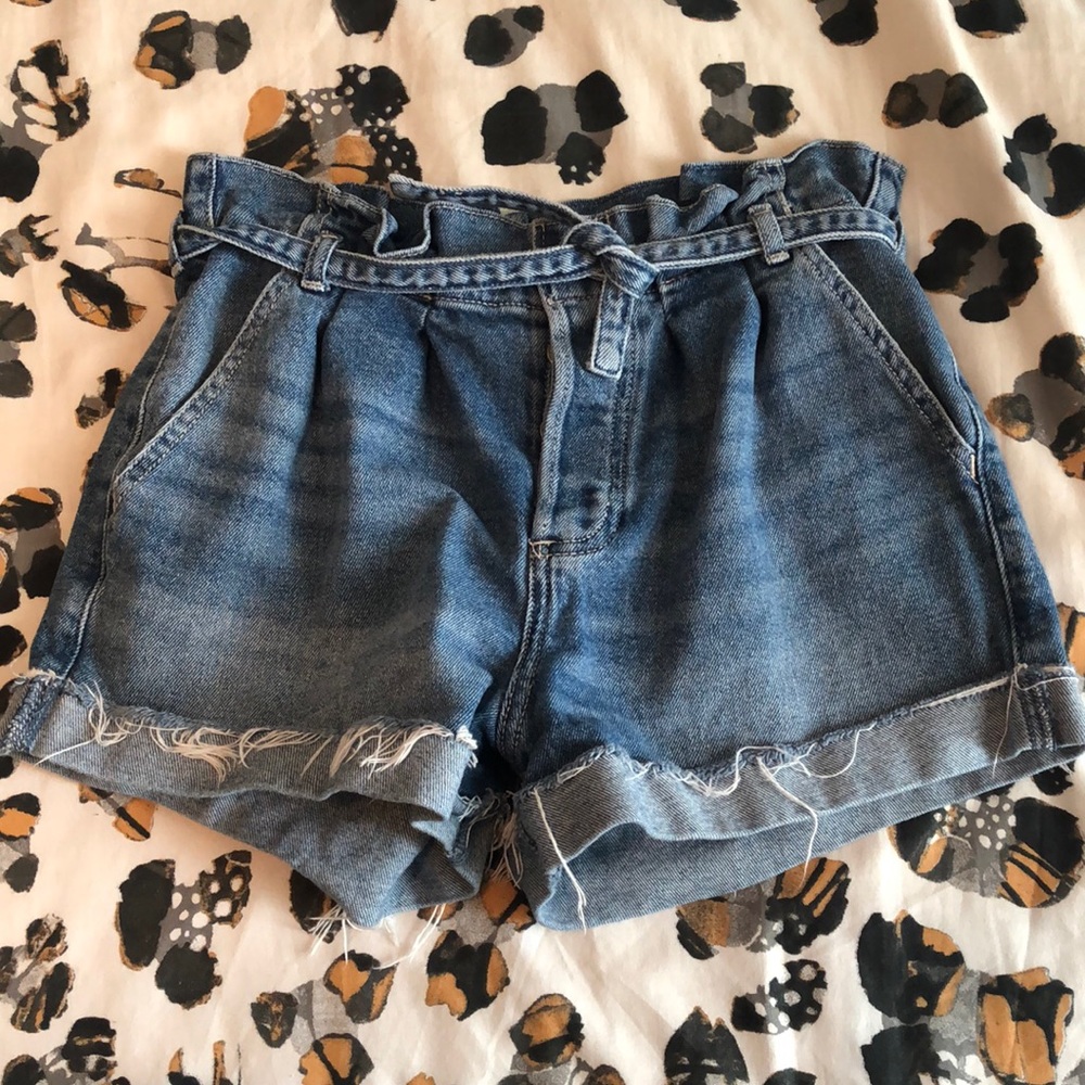 Hollister High-Rise Mom Short